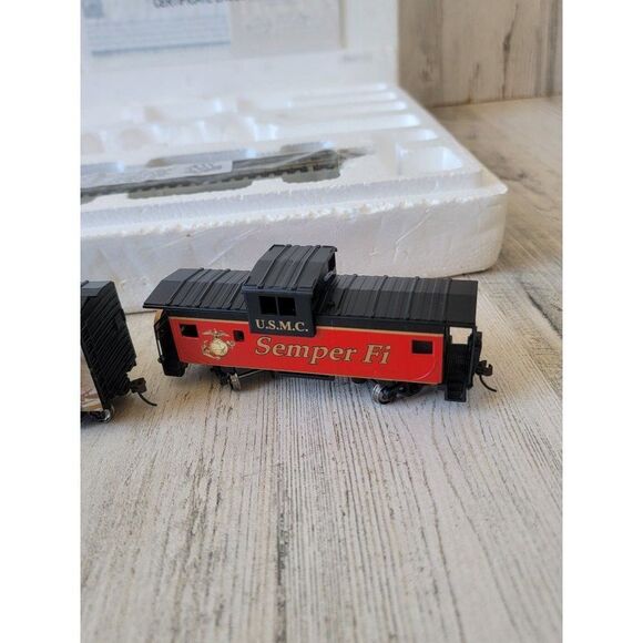 Hawthorne Quadalcanal Box Car & Semper Fi Caboose village train xmas - Picture 9 of 12